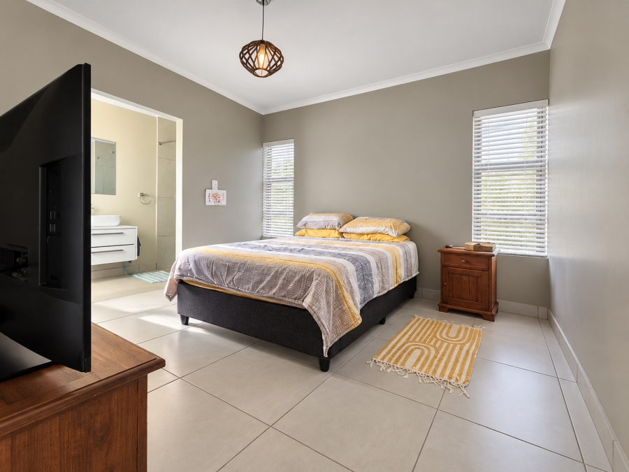 3 Bedroom Property for Sale in Brittania Beach Estate Western Cape